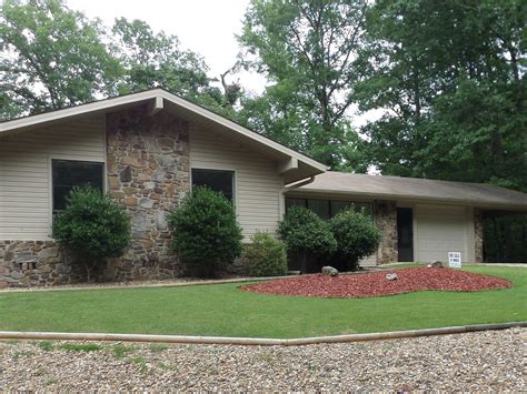 <strong>Zillow</strong> has 50 photos of this $520,000 3 beds, 3 baths, 3,406 Square Feet single family home located at <strong>418 Ramble St, Hot Springs, AR 71901</strong> built in 1937. . Zillow hot springs